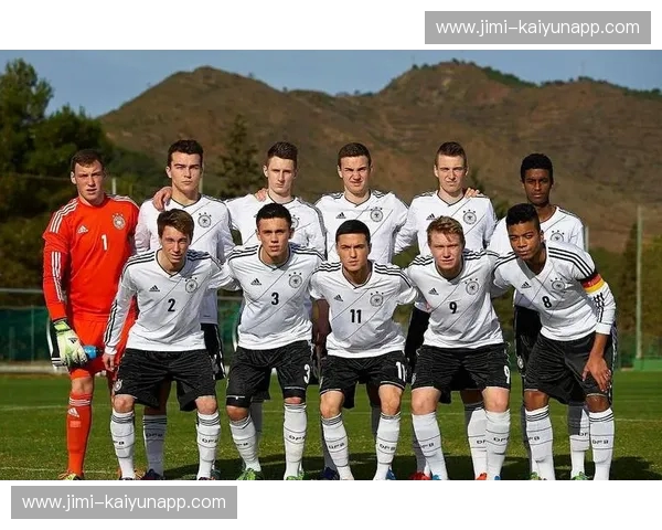 德甲阵容风云：从传统阵型到未来首发